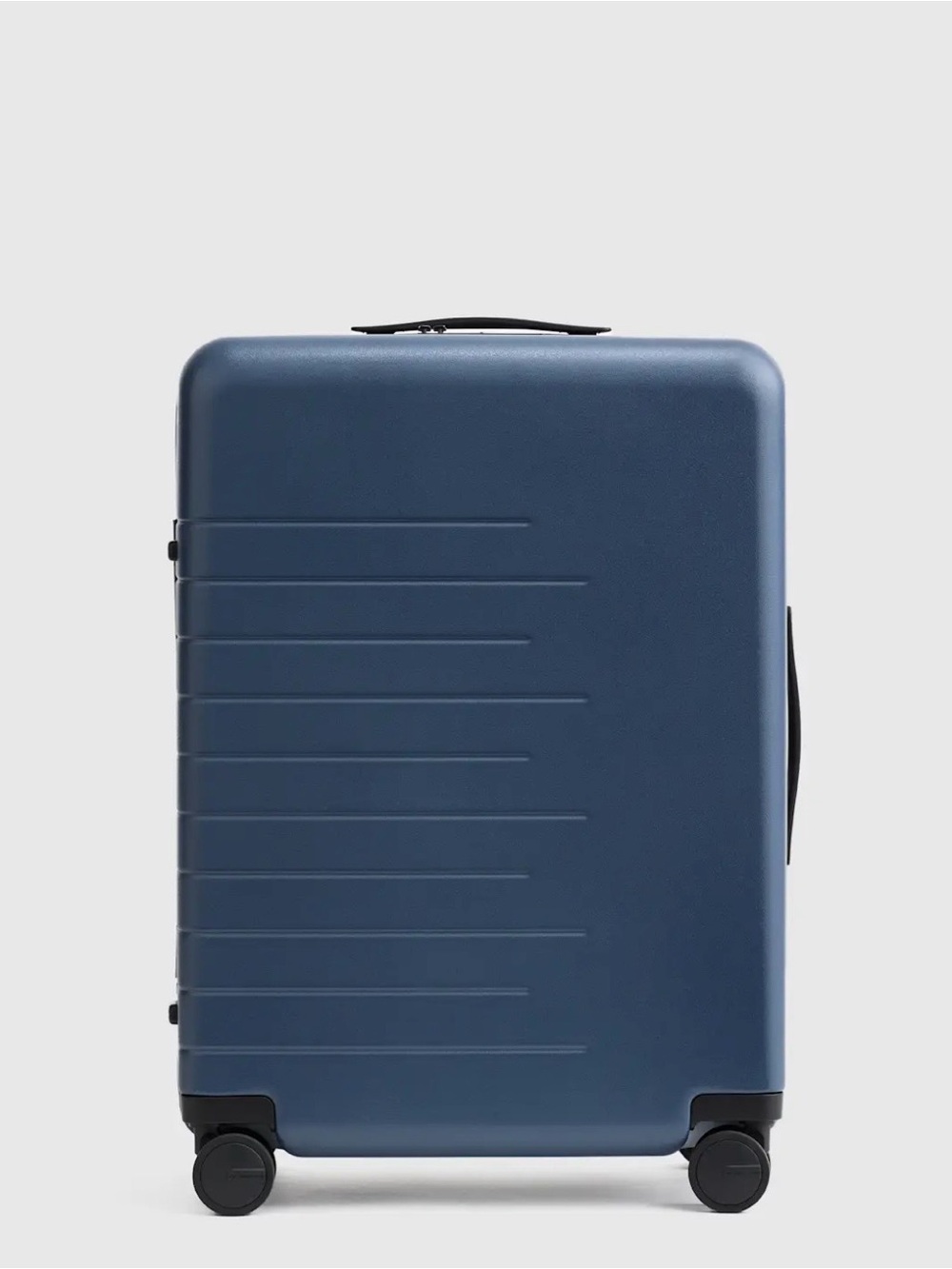 Quince Navy Hard-case medium check in Spinner